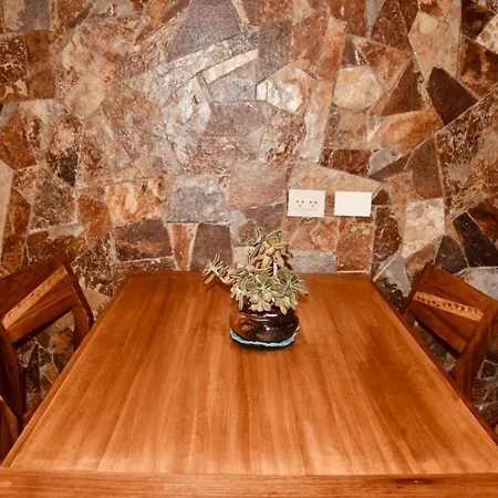 Tikay Humahuaca Refugio De Tierras Apartment Exterior photo